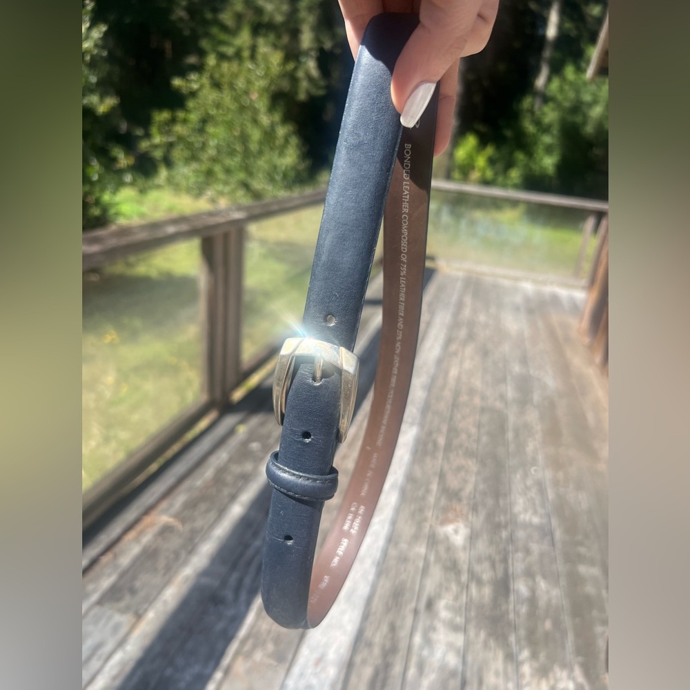 Liz Claiborne Navy Blue Genuine Leather Belt